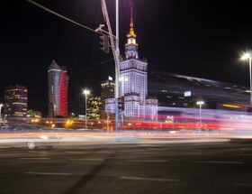 fajne miejsca niedaleko warszawy na weekend