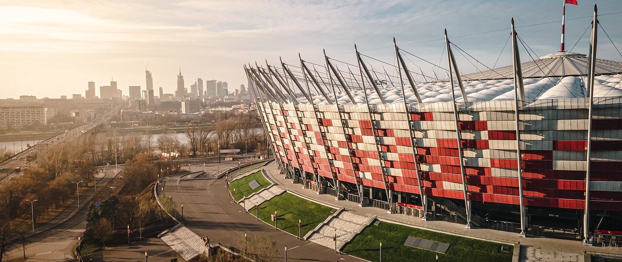 kluby piłkarskie warszawa