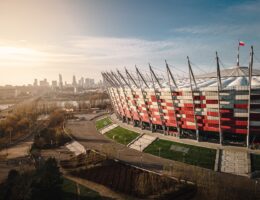 kluby piłkarskie warszawa