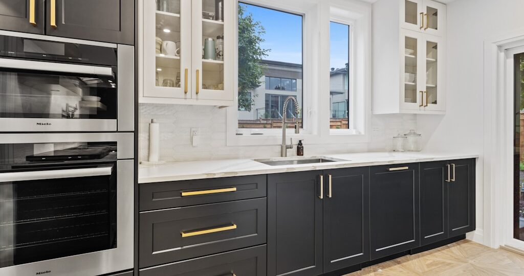 Kuchnia na wymiar w jednym z mieszkań w Warszawie