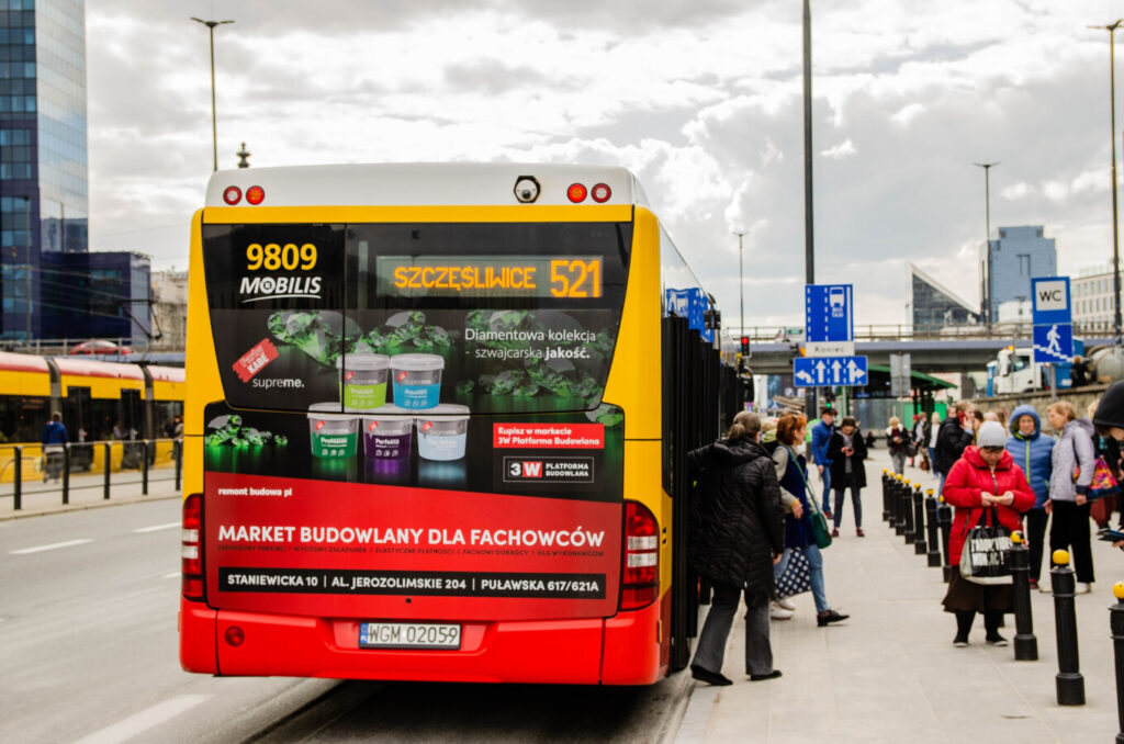 Reklama na autobusie w Warszawie